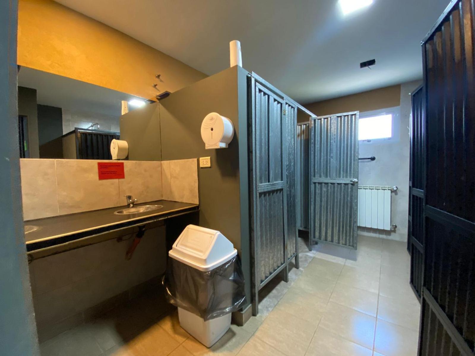 Hostel El Paredon Эль-Чальтен Экстерьер фото